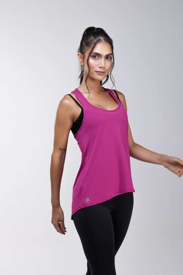 Musculosa larga espalda nadador