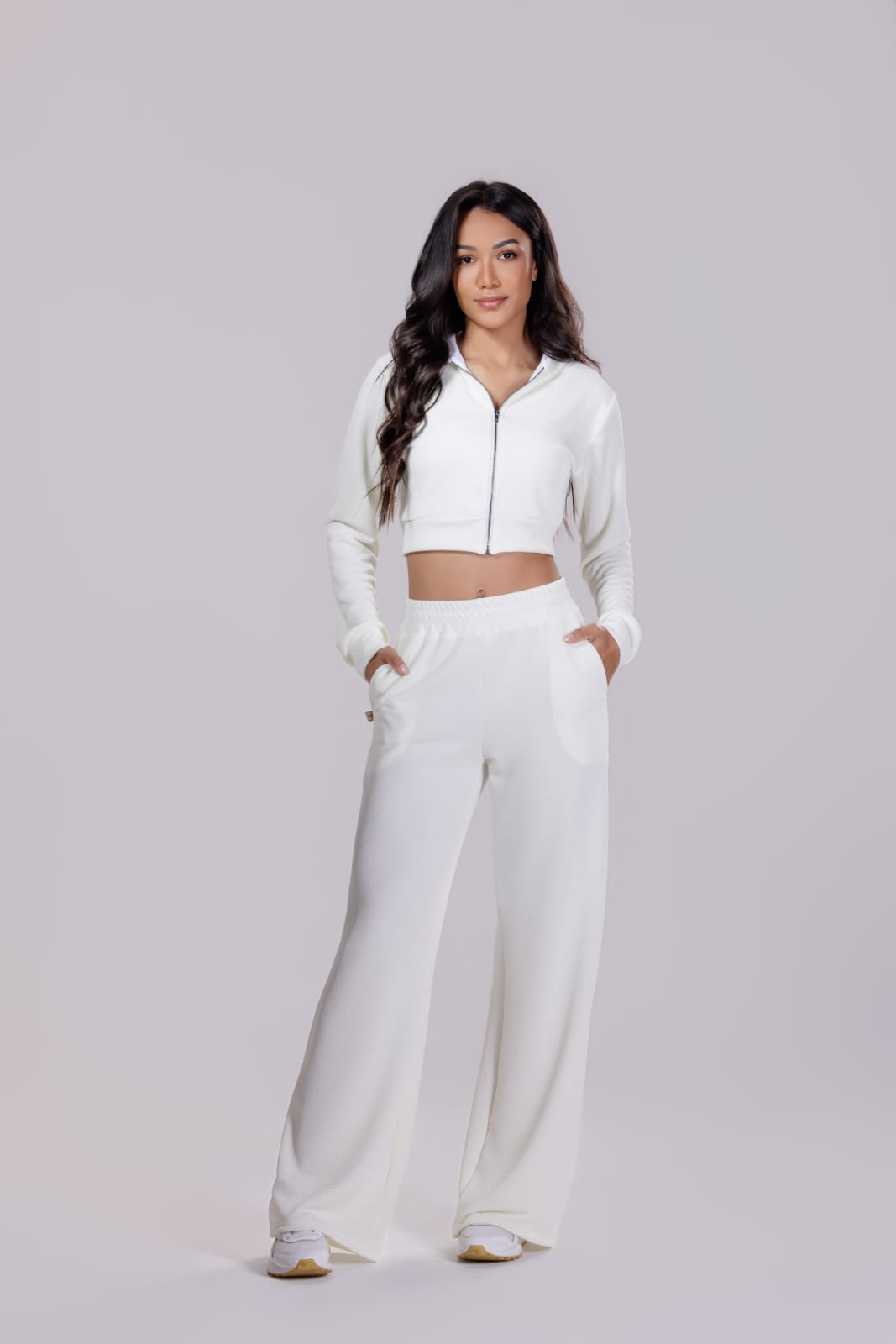 Campera corta con capucha