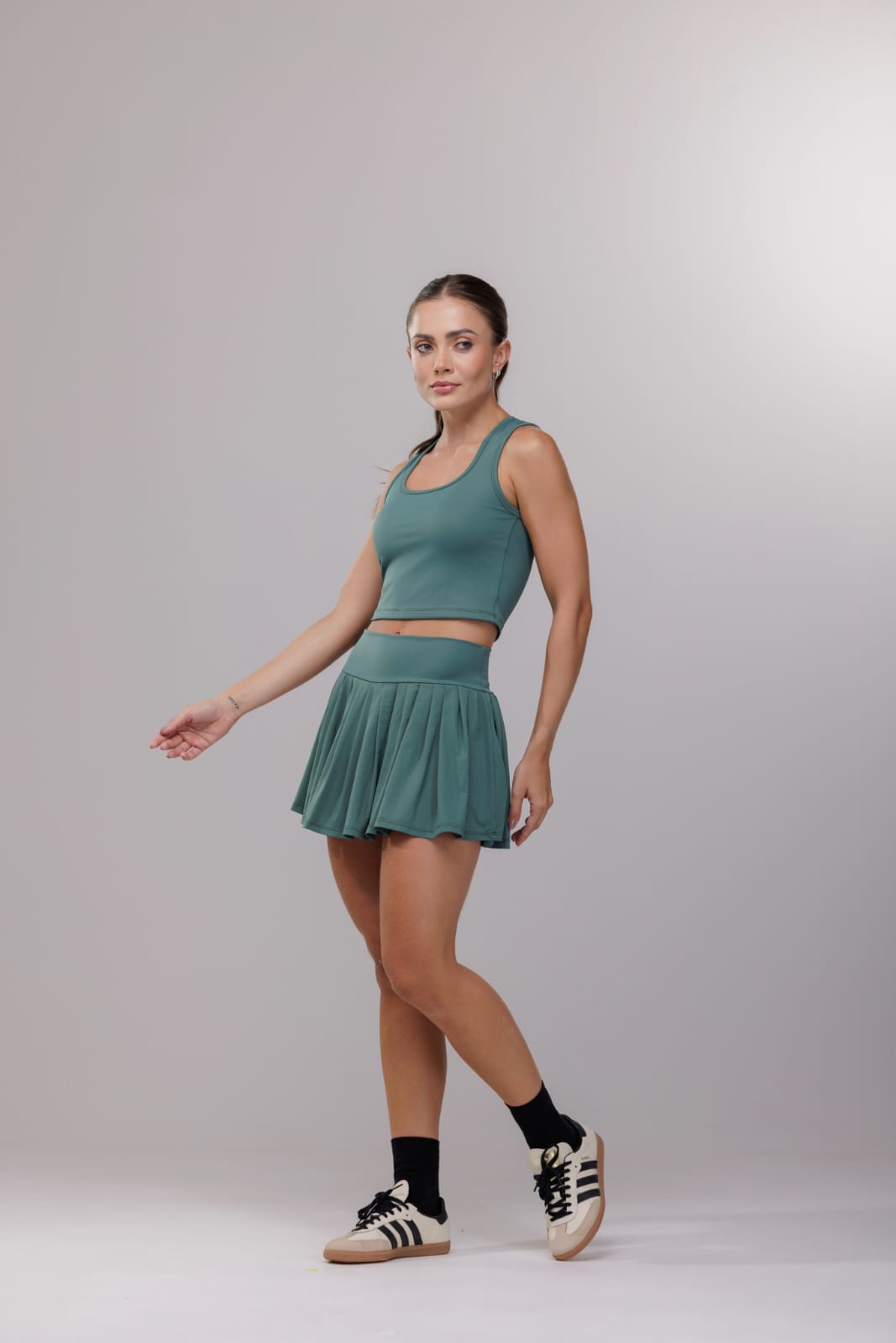 Cropped escote princesa